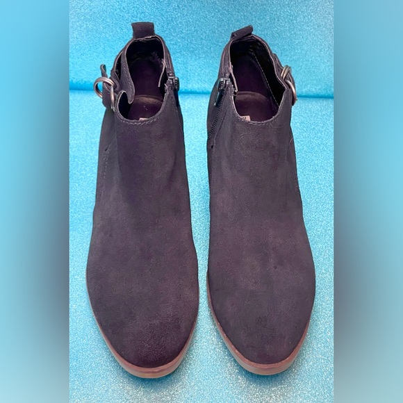8.5 White Mountain navy blue suede ankleboot. Not too narrow. 5-Star Seller! - Picture 10 of 12